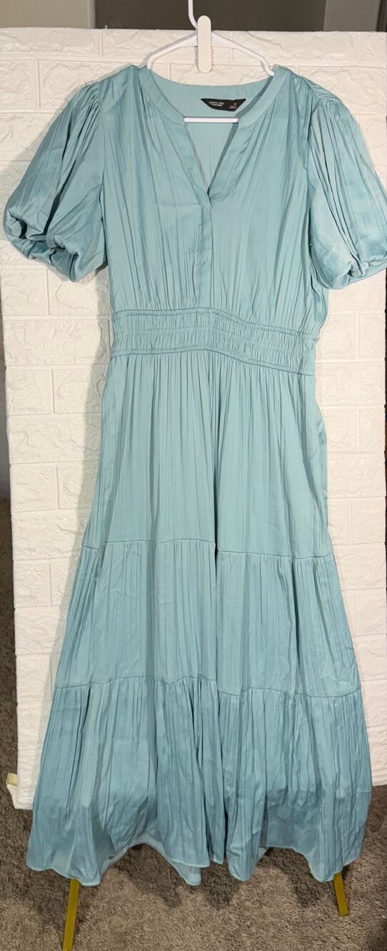 Simply Vera Vera Wang Women’s Medium Blue Pleated Tiered Maxi Dress